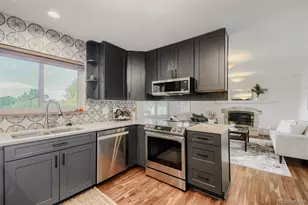 3077 S Rosemary St, Denver, CO 80231 - Photo 8
