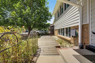 1526 S Fraser Way, Aurora, CO 80012 - Photo 8