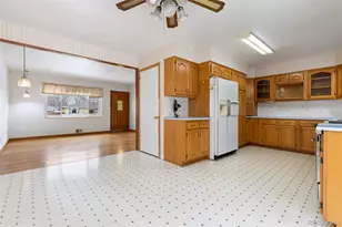 3095 S Zurich Ct, Denver, CO 80236 - Photo 8