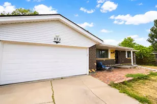 322 S Peoria Cir, Aurora, CO 80012 - Photo 2
