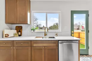 3381 N Kearney St, Denver, CO 80207 - Photo 8
