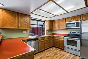 4251 S Fairplay Cir, Aurora, CO 80014 - Photo 8