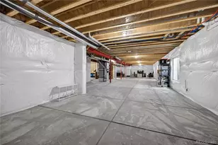 27560 E Lakeview Dr, Aurora, CO 80016 - Photo 36