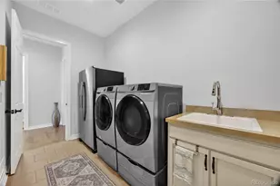 27560 E Lakeview Dr, Aurora, CO 80016 - Photo 20