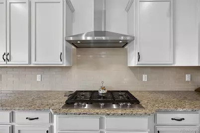 27560 E Lakeview Drive, Aurora, CO 80016 - Photo 16