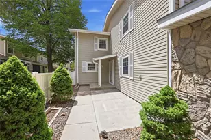 2770 S Heather Gardens Way, Aurora, CO 80014 - Photo 2