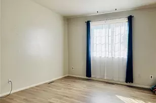 3927 S Pitkin Way, Aurora, CO 80013 - Photo 2