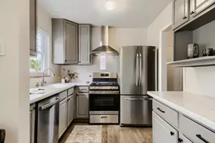 2431 Oneida St, Denver, CO 80207 - Photo 10