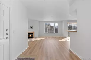 5756 N Genoa Way, Aurora, CO 80019 - Photo 4