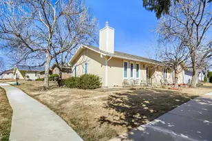 56 Ruth Rd, Broomfield, CO 80020 - Photo 2