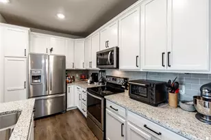 15274 W 64th Ln, Arvada, CO 80007 - Photo 8