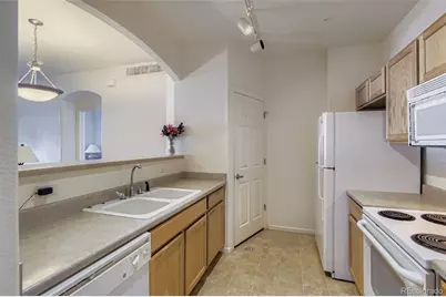 5255 Memphis Street #307, Denver, CO 80239 - Photo 10