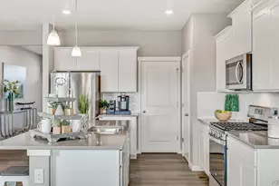 811 N Deer Pk St, Watkins, CO 80137 - Photo 10
