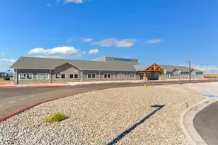 811 N Deer Pk St, Watkins, CO 80137 - Photo 32