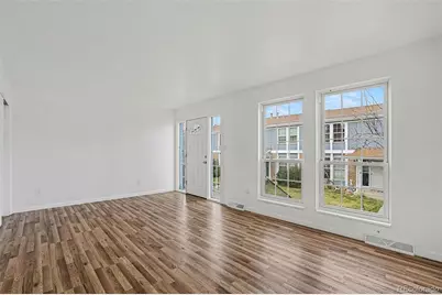 141 Oakland Court, Aurora, CO 80011 - Photo 4