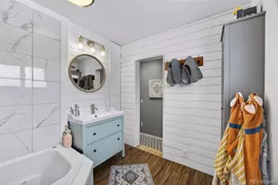 730 Newark St, Aurora, CO 80010 - Photo 20