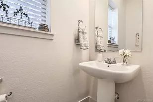 2572 Iola St, Aurora, CO 80010 - Photo 14