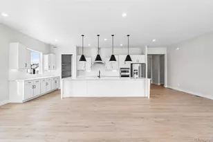 8831 S Quemoy St, Aurora, CO 80016 - Photo 6