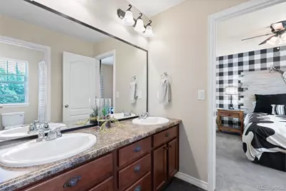 82 S Newbern Way, Aurora, CO 80018 - Photo 6