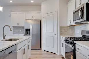 1392 Sunrise Hl Dr, Berthoud, CO 80513 - Photo 6