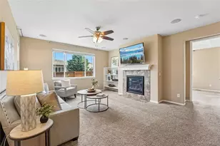 25147 E Ellsworth Pl, Aurora, CO 80018 - Photo 2