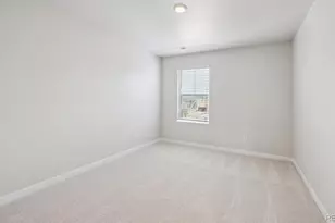 688 N Ukraine St, Aurora, CO 80018 - Photo 16