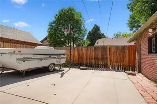 2810 Dahlia St, Denver, CO 80207 - Photo 18