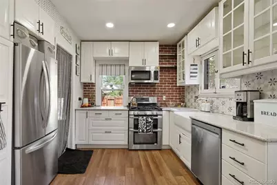 2810 Dahlia Street, Denver, CO 80207 - Photo 8
