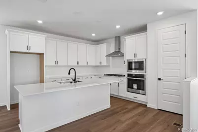 5781 S De Gaulle Ct Place, Aurora, CO 80016 - Photo 8