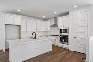 5781 S De Gaulle Ct Pl, Aurora, CO 80016 - Photo 8