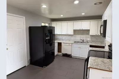 3124 Quari Street, Aurora, CO 80011 - Photo 8