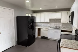 3124 Quari St, Aurora, CO 80011 - Photo 8