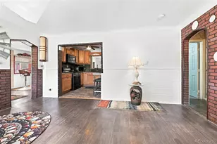 2065 Syracuse St, Denver, CO 80207 - Photo 4