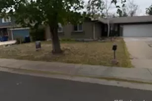 12076 E Montana Pl, Aurora, CO 80012 - Photo 2