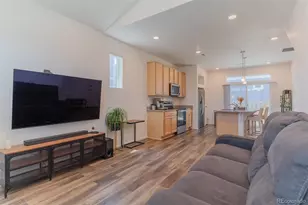 211 S Oak Hill St, Aurora, CO 80018 - Photo 10