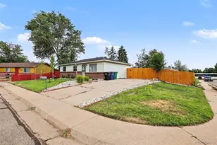 5534 Xanadu St, Denver, CO 80239 - Photo 2