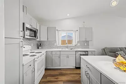 884 Madison Way, Bennett, CO 80102 - Photo 18