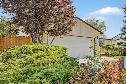 884 Madison Way, Bennett, CO 80102 - Photo 4