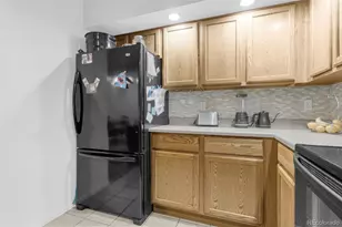 2551 S Bahama Cir, Aurora, CO 80013 - Photo 10