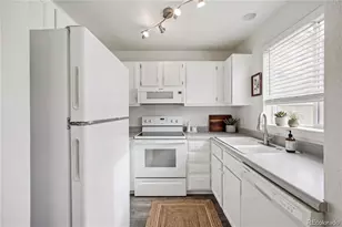 805 Summer Dr, Highlands Ranch, CO 80126 - Photo 2