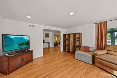 2901 Monaco Parkway, Denver, CO 80207 - Photo 10