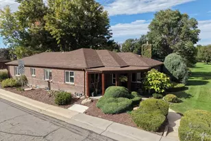 2901 Monaco Pkwy, Denver, CO 80207 - Photo 2