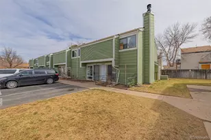 12182 E Kepner Pl, Aurora, CO 80012 - Photo 2