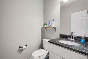 818 S Kalispell Cir, Aurora, CO 80017 - Photo 8