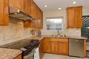 9030 E Cherry Creek Dr S, Denver, CO 80231 - Photo 8
