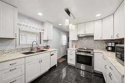 8 Elizabeth Court, Longmont, CO 80501 - Photo 2