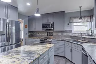 11246 W Coal Mine Dr, Littleton, CO 80127 - Photo 10