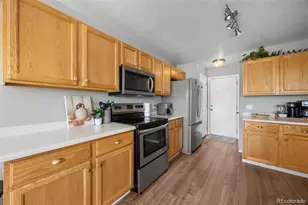 1381 S Cathay Ct, Aurora, CO 80017 - Photo 8