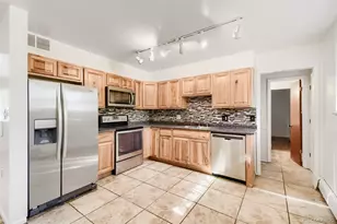 422 S Uvalda St, Aurora, CO 80012 - Photo 8