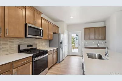 678 N Ukraine Street, Aurora, CO 80018 - Photo 8